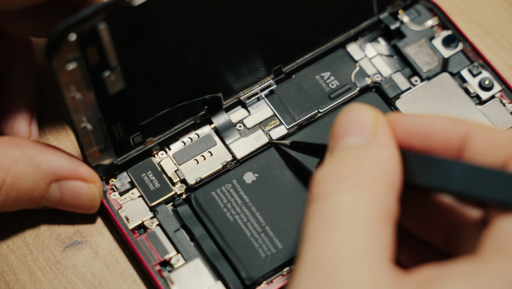 Apple Is Locking iPhone Batteries to Discourage Repair | iFixit News