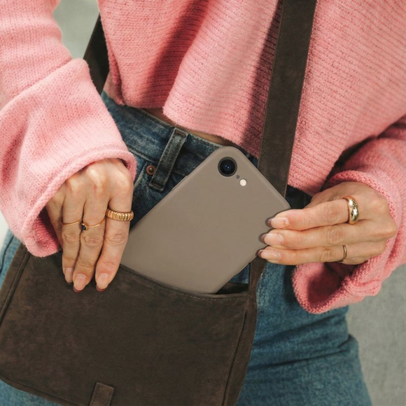 Kryt Tech-Protect Liquid Silicone Magsafe iPhone 16E Chocolate Brown