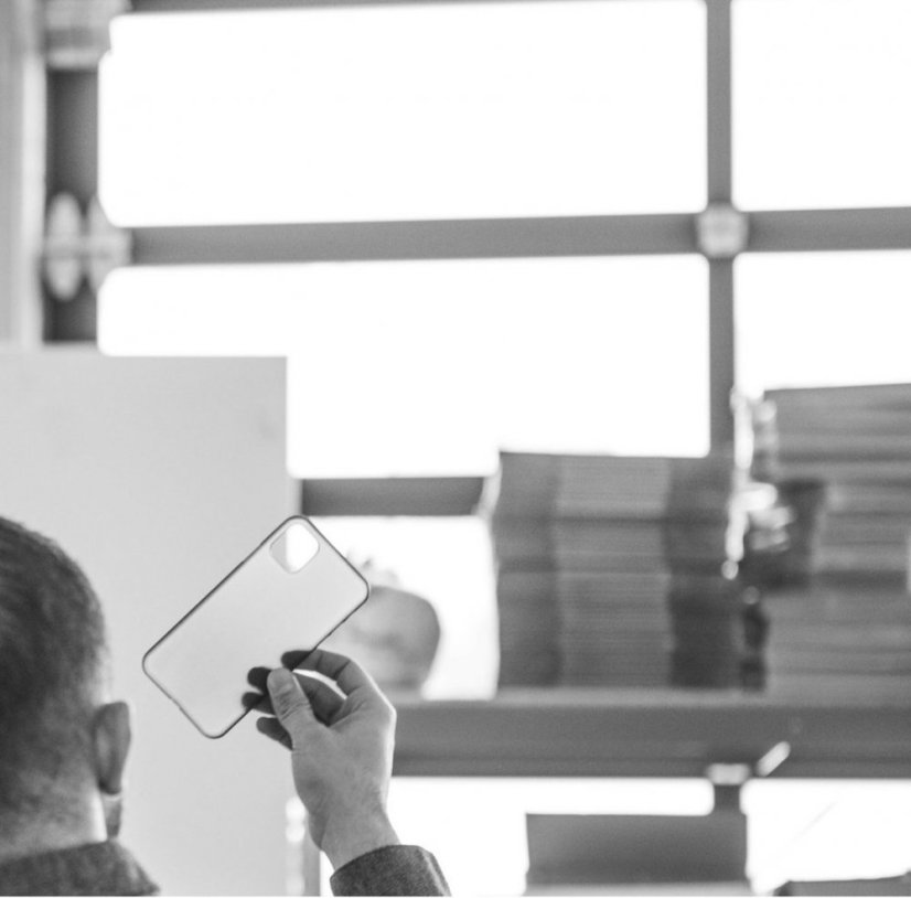 Slim Minimal iPhone 15 fekete